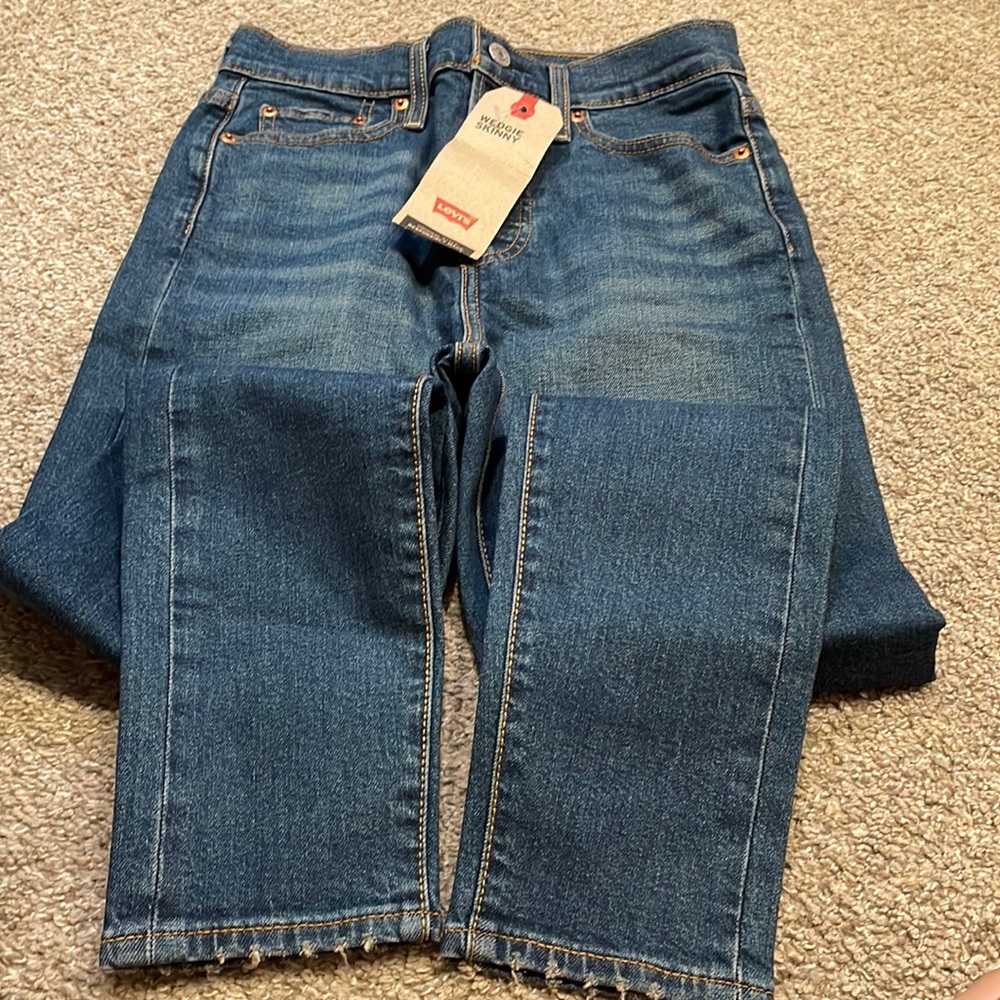 Levi’s wedgie skinny jeans size 26 brand new with tags